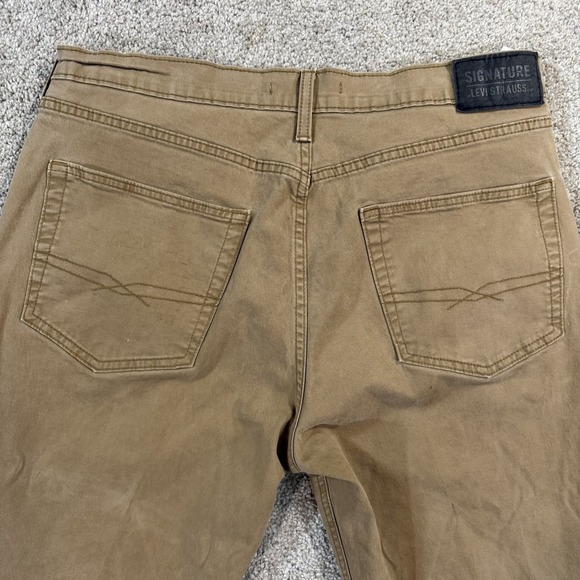 Signature Levis Strauss Chino Pants Mens 36x32 Beige Cotton Stretch Athletic Fit - Picture 8 of 9